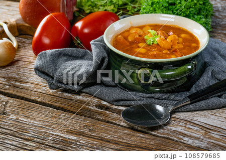 Baked beans in tomato sauce. Baked beans in tomato sauce. 108579685