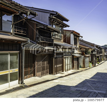 越中八尾　諏訪町の町並み　富山県富山市 108579977
