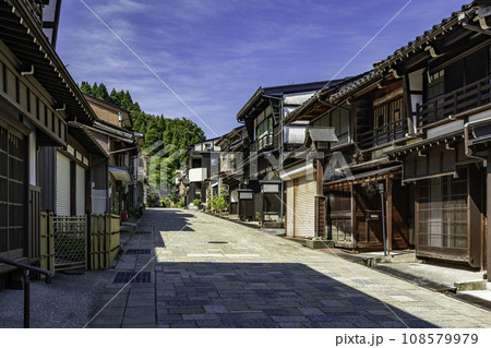 越中八尾　諏訪町の町並み　富山県富山市 108579979