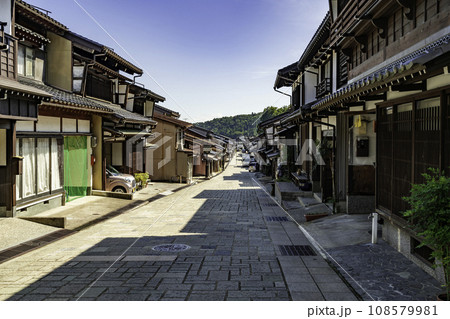越中八尾　諏訪町の町並み　富山県富山市 108579981