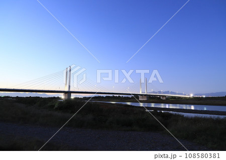 坂東大橋（夜景） 108580381