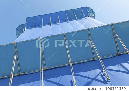ビルの建設工事 108581579