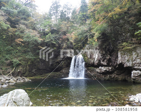 三段峡の美しい風景　11月 108581958