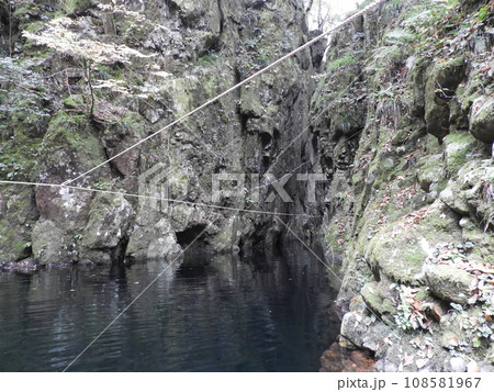 三段峡の美しい風景　11月 108581967