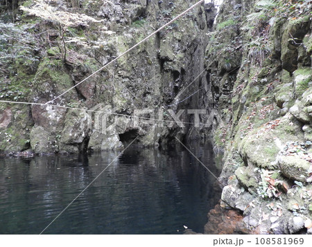三段峡の美しい風景　11月 108581969