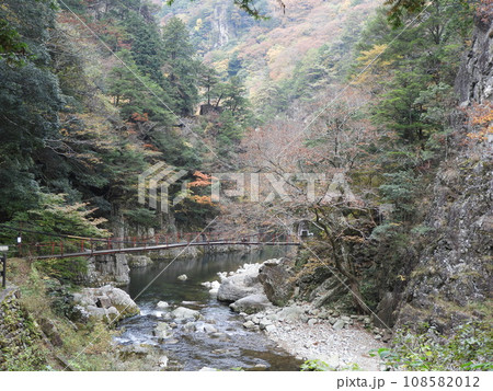 三段峡の美しい風景　11月 108582012