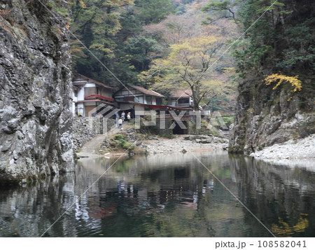 三段峡の美しい風景　11月 108582041