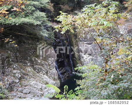 三段峡の美しい風景　11月 108582052