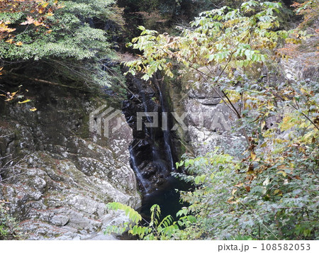 三段峡の美しい風景　11月 108582053