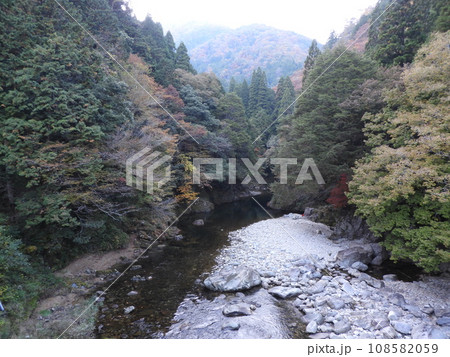 三段峡の美しい風景　11月 108582059