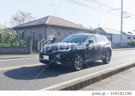 SUV 多用途車 道路走行 SUV 多用途車 道路走行 108582196