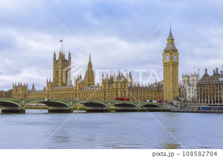 イギリス・ロンドン ウェストミンスター宮殿 / London, UK 108582704
