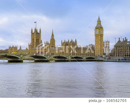イギリス・ロンドン ウェストミンスター宮殿 / London, UK 108582705