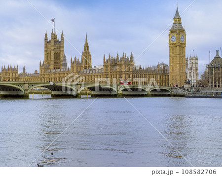 イギリス・ロンドン ウェストミンスター宮殿 / London, UK 108582706