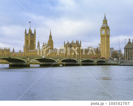 イギリス・ロンドン ウェストミンスター宮殿 / London, UK 108582707