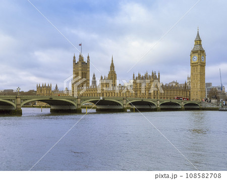 イギリス・ロンドン ウェストミンスター宮殿 / London, UK 108582708