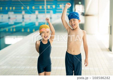 キッズスイミング 108586282