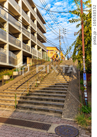 東京　荒川区　西日暮里にある 夕やけだんだん 108588532