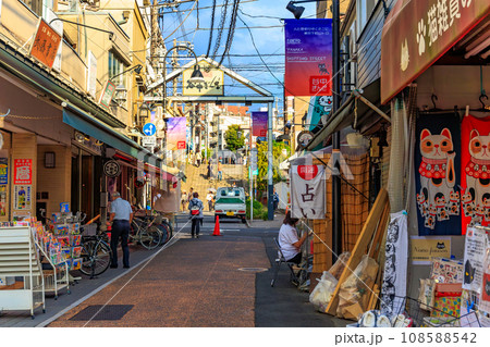 東京　台東区　谷中にある 谷中銀座（商店街） 108588542