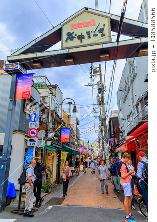 東京　台東区　谷中にある 谷中銀座（商店街） 108588566