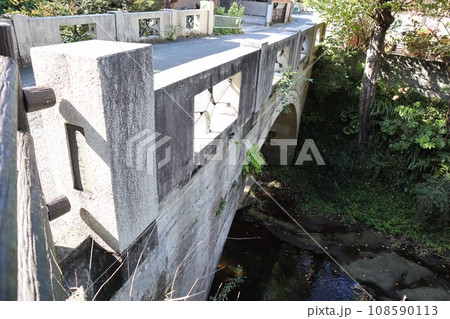 滑川に架かる東勝寺橋（鎌倉市小町3丁目） 108590113