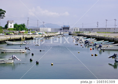 船が留められている静かな空間 船が留められている静かな空間 108591309