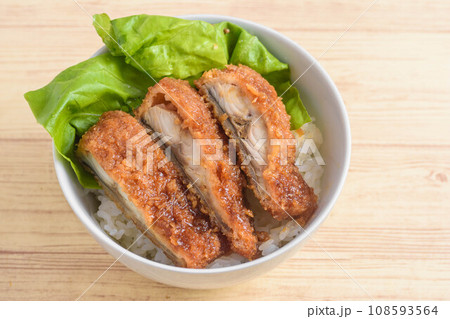 サバカツ丼 108593564