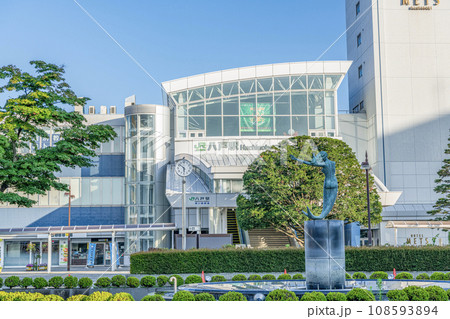 青森県八戸市 快晴のJR八戸駅 (東口) 青森県八戸市 快晴のJR八戸駅 (東口) 108593894