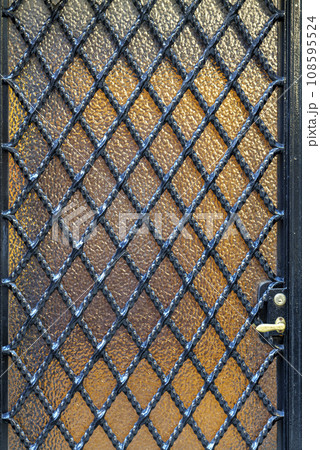 beautiful front door of a house with an aristocratic family in the center of Manhattan beautiful front door of a house with an aristocratic family in the center of Manhattan 108595524