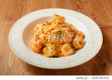 海老のトマトクリームパスタ 108596282