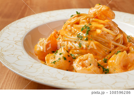 海老のトマトクリームパスタ 海老のトマトクリームパスタ 108596286