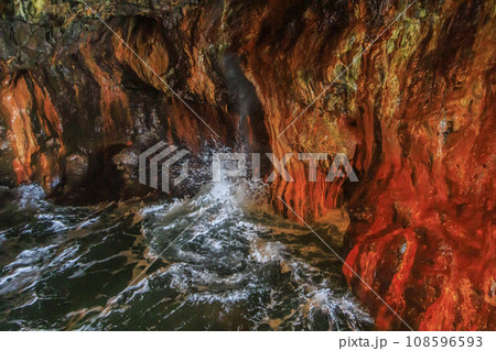 白浜　三段壁洞窟 108596593