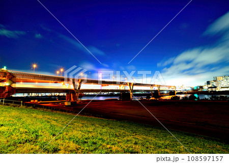 首都高速6号向島線 堀切ジャンクションの夜景 108597157