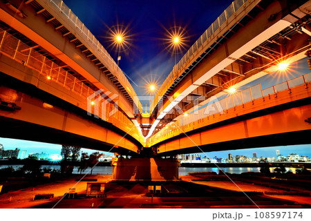 首都高速6号向島線 堀切ジャンクションの夜景 108597174