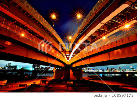 首都高速6号向島線 堀切ジャンクションの夜景 108597175