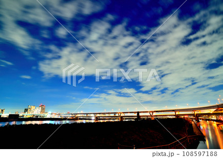 首都高速6号向島線　 堀切ジャンクションの夜景 108597188