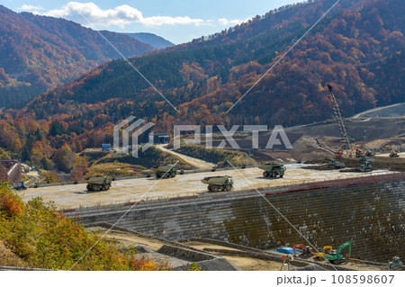 2023年11月成瀬ダム工事現場 最先端のダム作り 右岸展望台より 秋田県 2023年11月成瀬ダム工事現場 最先端のダム作り 右岸展望台より 秋田県 108598607