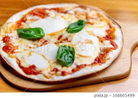 マルゲリータクリスピーピッツァ 108601499