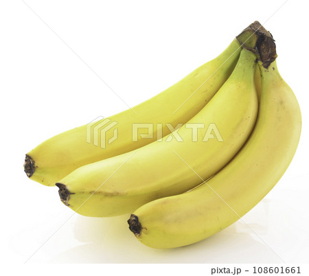新鮮な黄色いバナナ 108601661