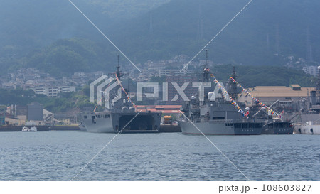満艦飾の海上自衛隊艦艇 108603827