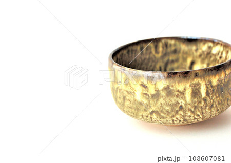 笠間焼失透窯変の抹茶茶碗と朱泥の常滑焼の抹茶茶碗 108607081