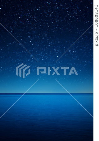 青く美しい広大な夜の海原の風景　AI画像 108608141