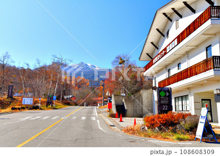 乗鞍高原温泉/乗鞍観光センター付近より乗鞍岳方面を望む(長野県松本市)【2023.11】 乗鞍高原温泉/乗鞍観光センター付近より乗鞍岳方面を望む(長野県松本市)【2023.11】 108608309