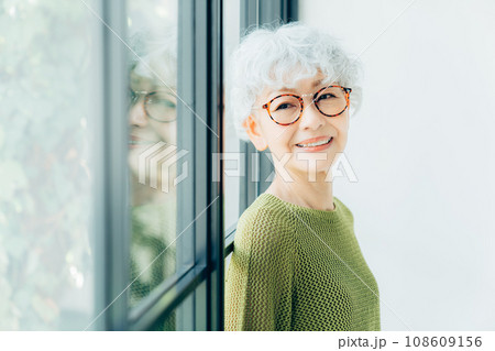 シニアの女性のビューティ 108609156