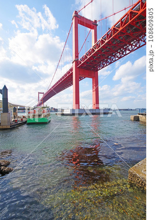 北九州市戸畑区の国指定重要文化財若戸大橋と若戸渡船 108609805