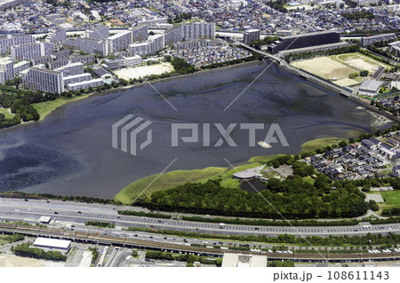 千葉県の谷津干潟公園付近を空撮 108611143