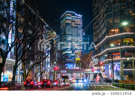 東京都渋谷区 夜の渋谷、明治通り 108611958