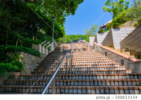 兵庫県神戸市 北野異人館街、北野町中公園 階段 兵庫県神戸市 北野異人館街、北野町中公園 階段 108613154