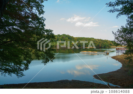 秋の宮沢湖 秋の宮沢湖 108614088