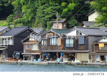 京都　伊根の舟屋　 108614716